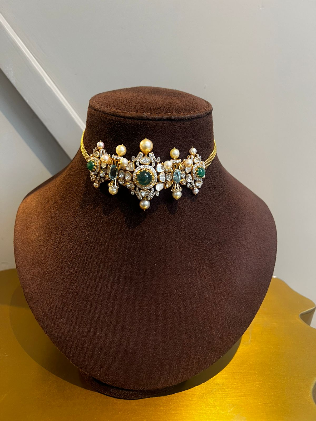Polki Choker with Emerald and Pearls Polki Choker with Emerald and Pearls